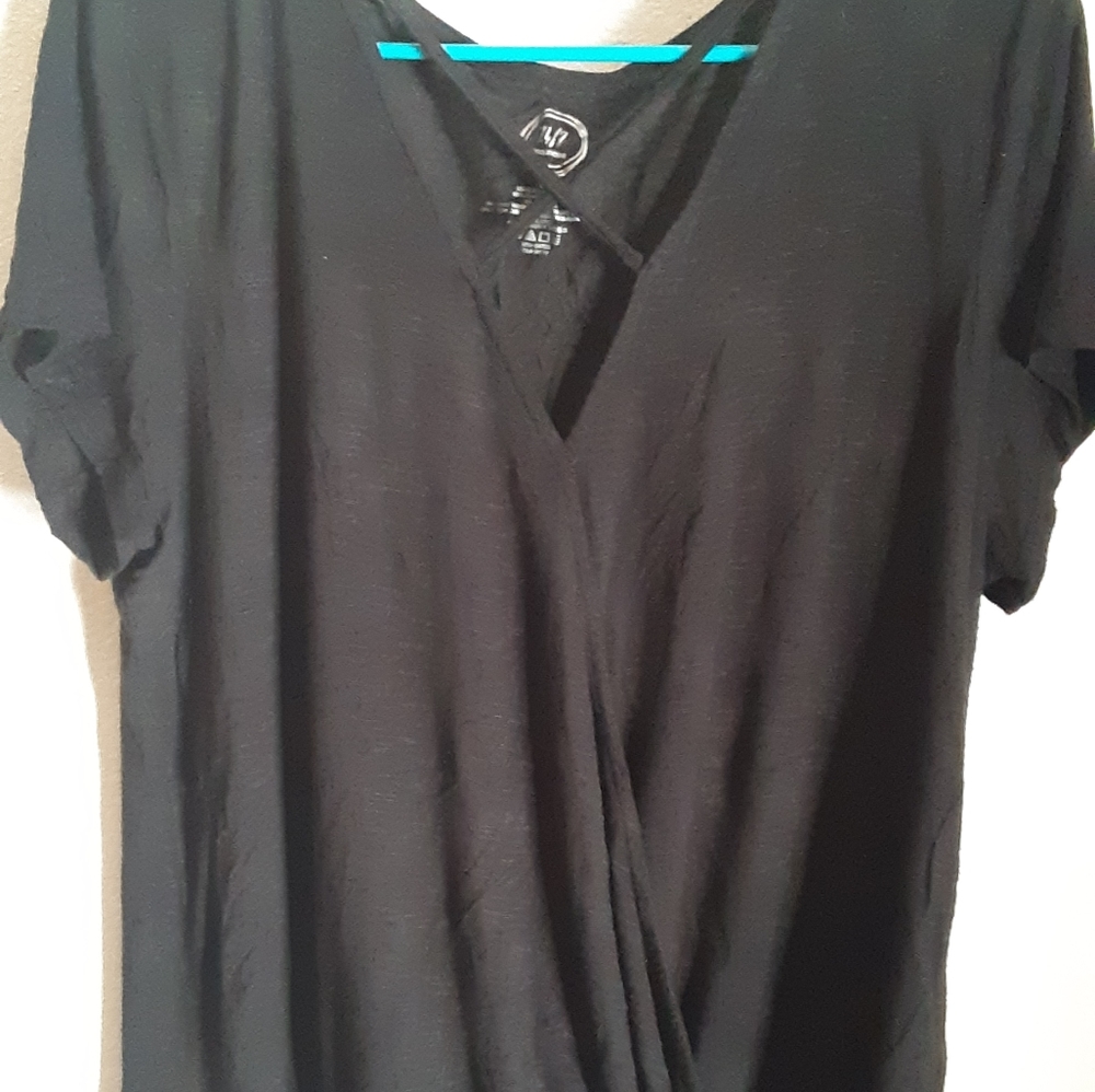 Cute black shirt